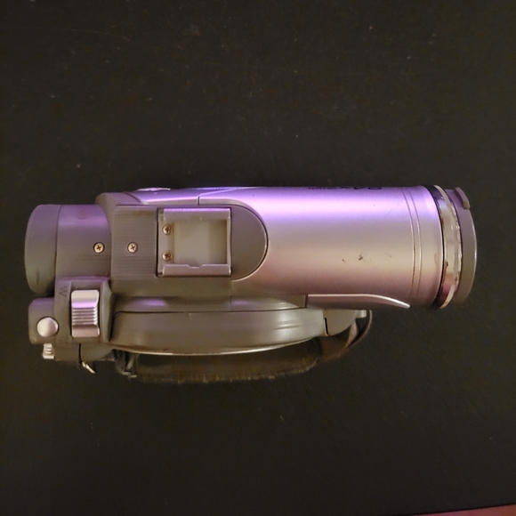 Panasonic Handheld DVD Video Camera - Picture 3 of 8